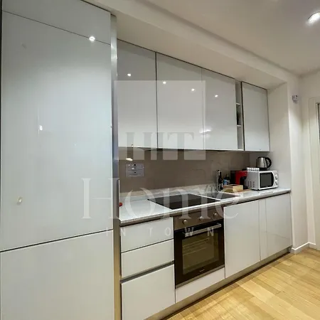 In Town - Porta Nuova District Apartment