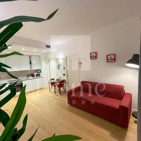 In Town - Porta Nuova District Apartment Milan