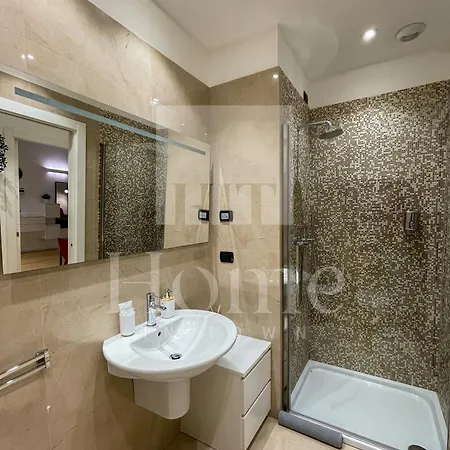In Town - Porta Nuova District Apartment